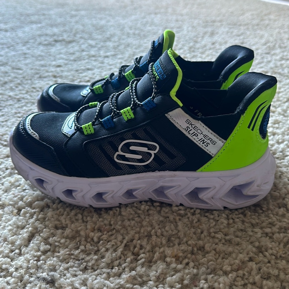 Sketchers Slip-on Shoes Kids size 2